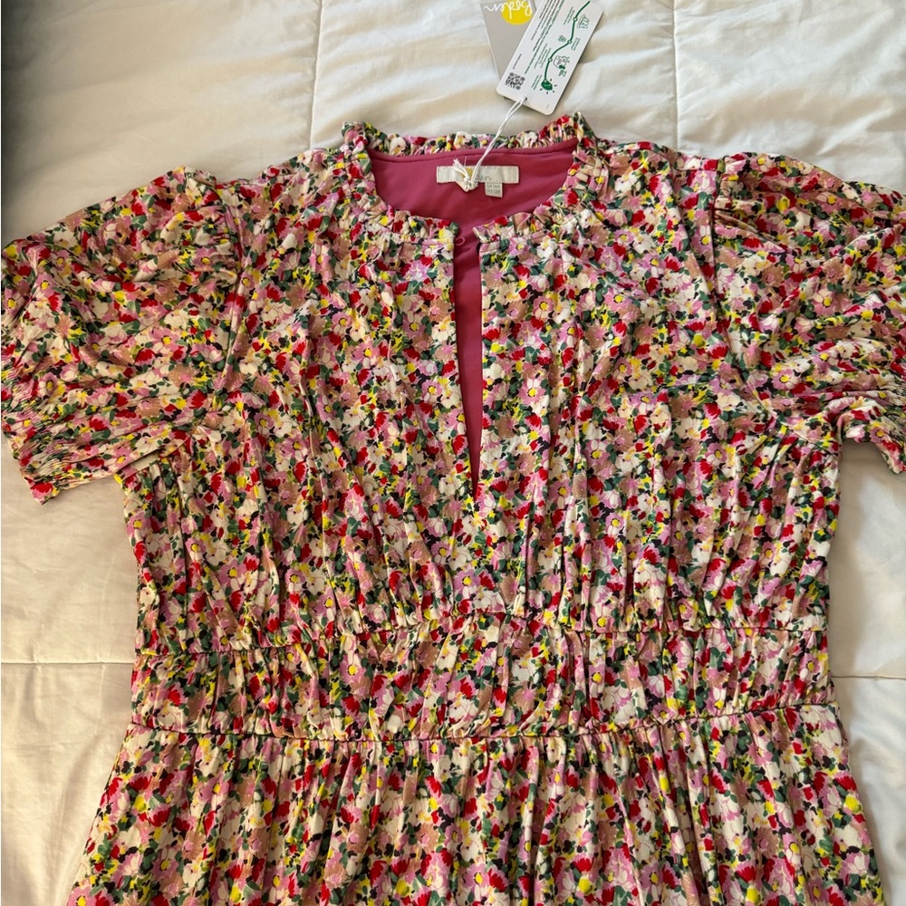 NWT- beautiful flower print dress